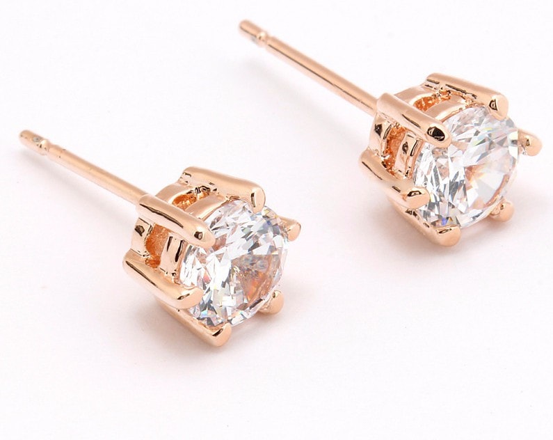 Stunning Six Claw Luxury Ear Rings